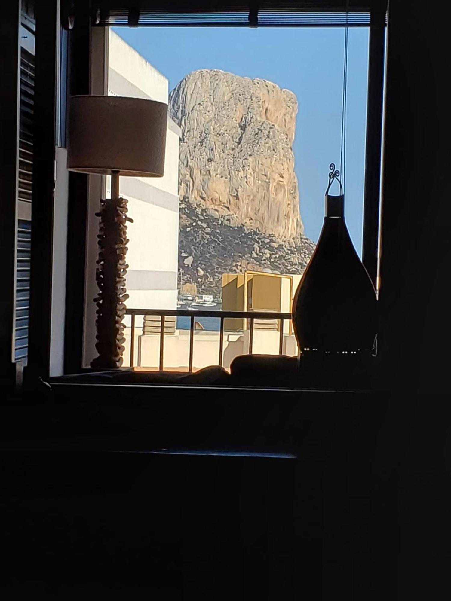 דירות קלפה Atico Centrico, 50M De La Playa, Vista Al Mar, Wifi Fibra, Gran Terraza מראה חיצוני תמונה